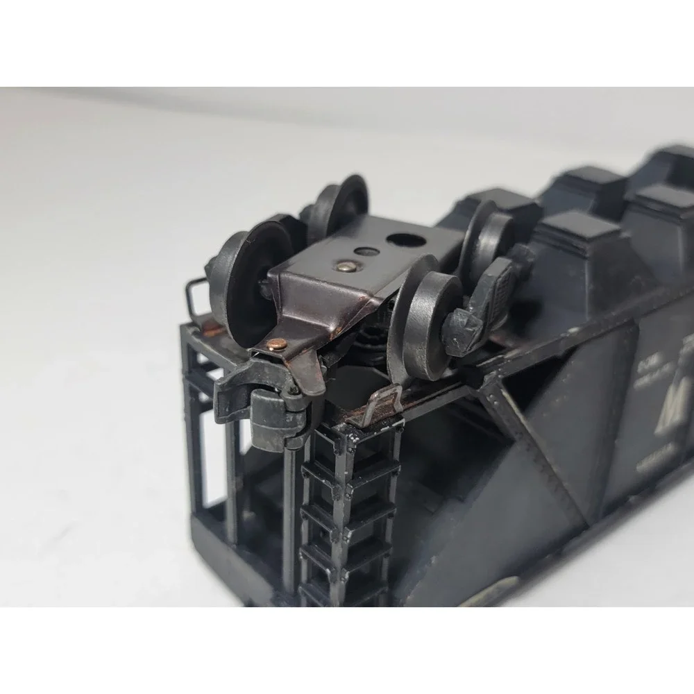 Lionel O Gauge Norfolk & Western Covered Hopper Open Hatches #644625 Model Train